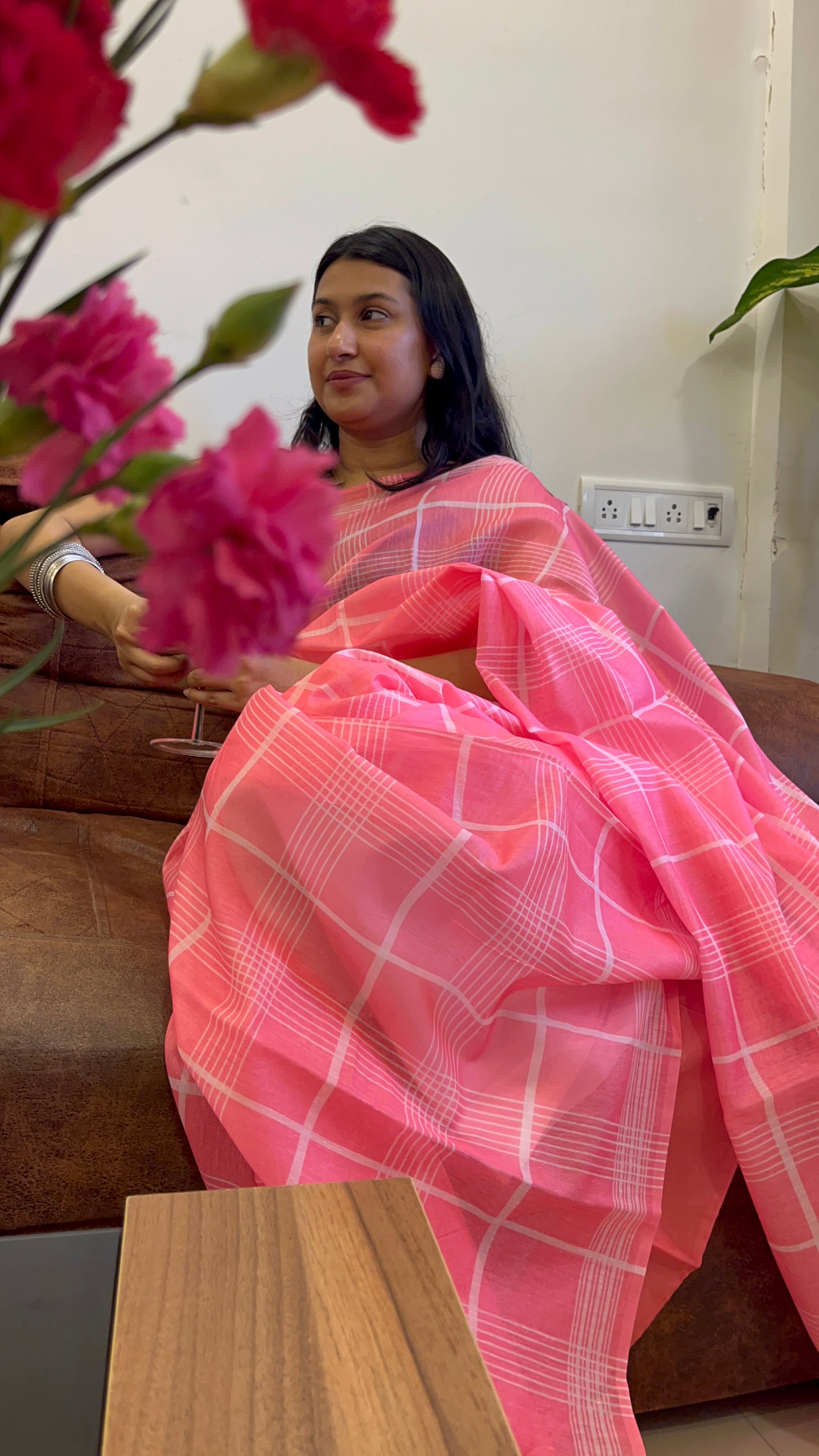 Pink Rose Grid Saree 💖