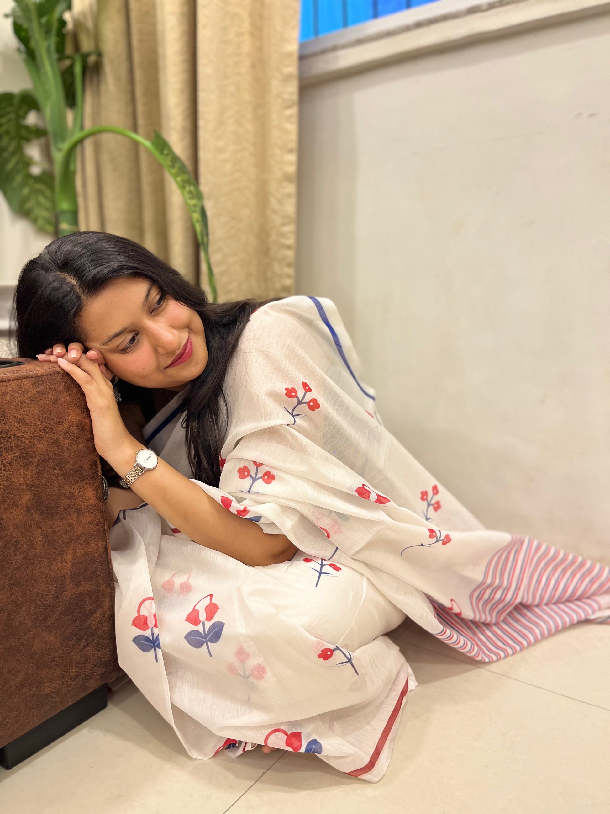 Hans Wala Safed Saree 🦢