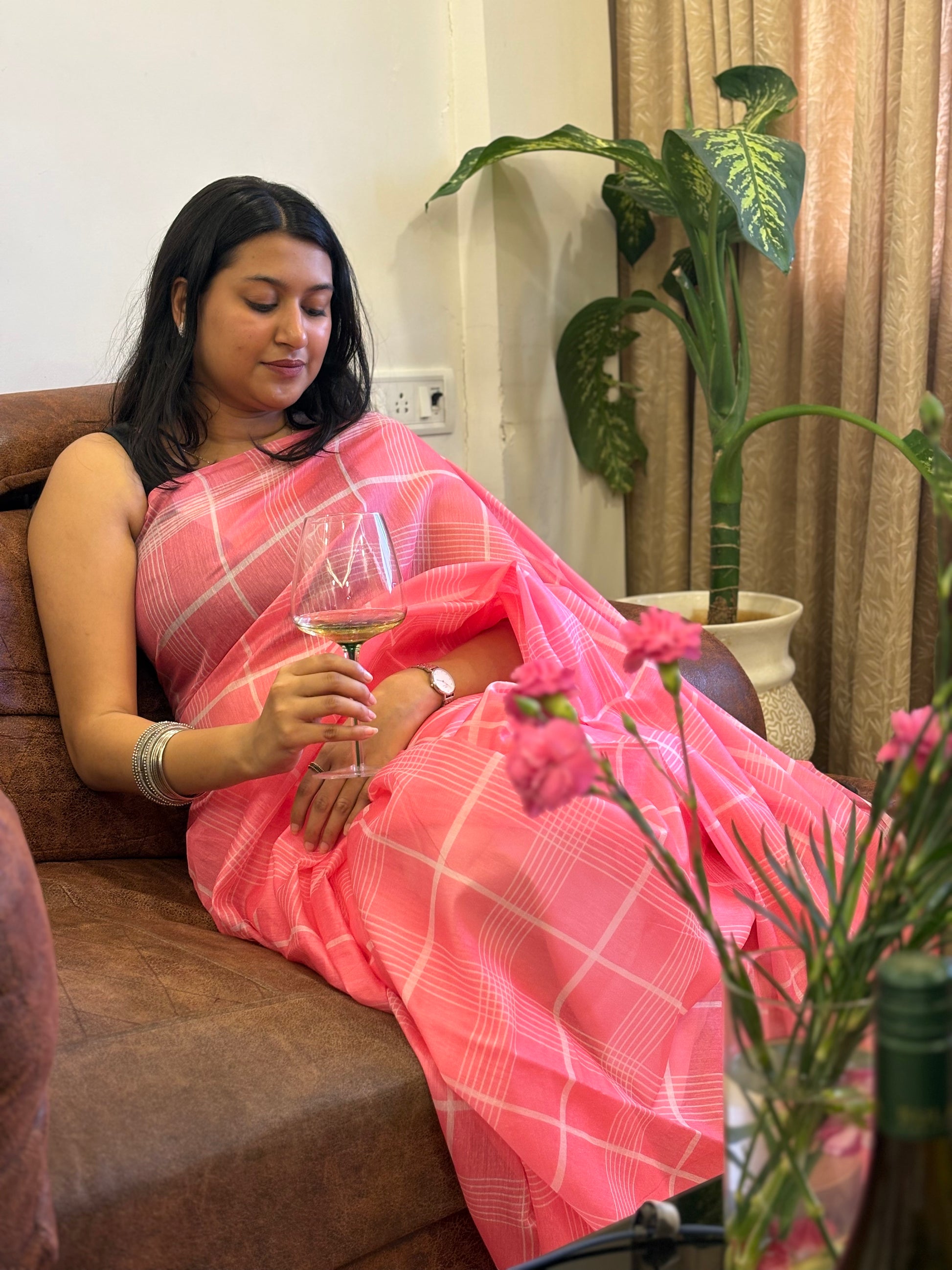 Pink Rose Grid Saree 💖